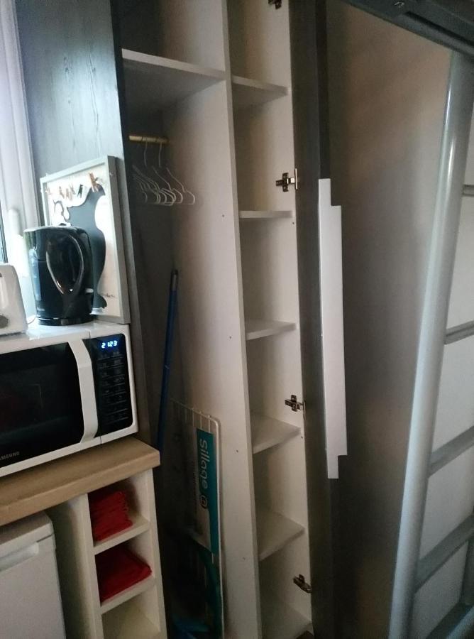 Studio meublé 1 pièce entièrement équipé sans cloisons séparatives Chavagnes-en-Paillers Exterior foto
